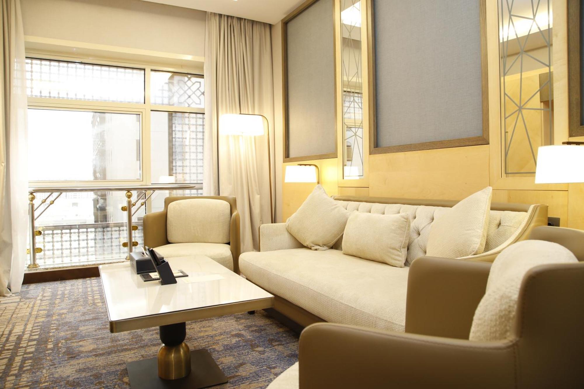 Maden Alrawda Hotel Medina Exterior photo A suite at the hotel